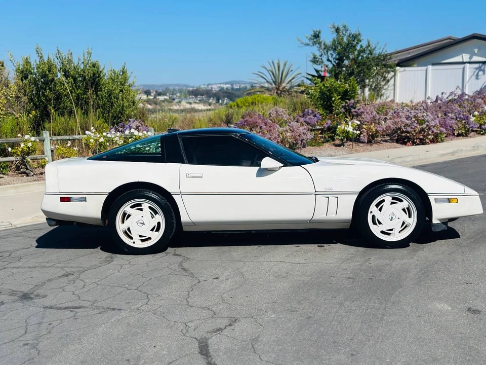 1988 Chevrolet Corvette C4 - Image 8 of 17