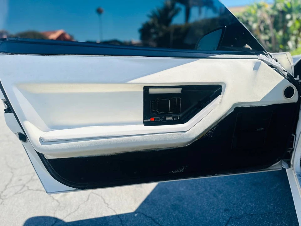 1988 Chevrolet Corvette C4 - Image 10 of 17