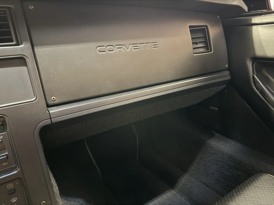 1988 Chevrolet Corvette C4 - Image 15 of 31