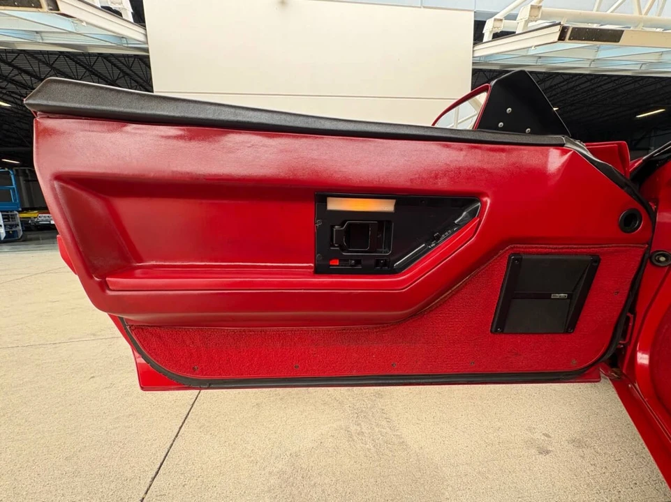 1988 Chevrolet Corvette C4 - Image 24 of 31