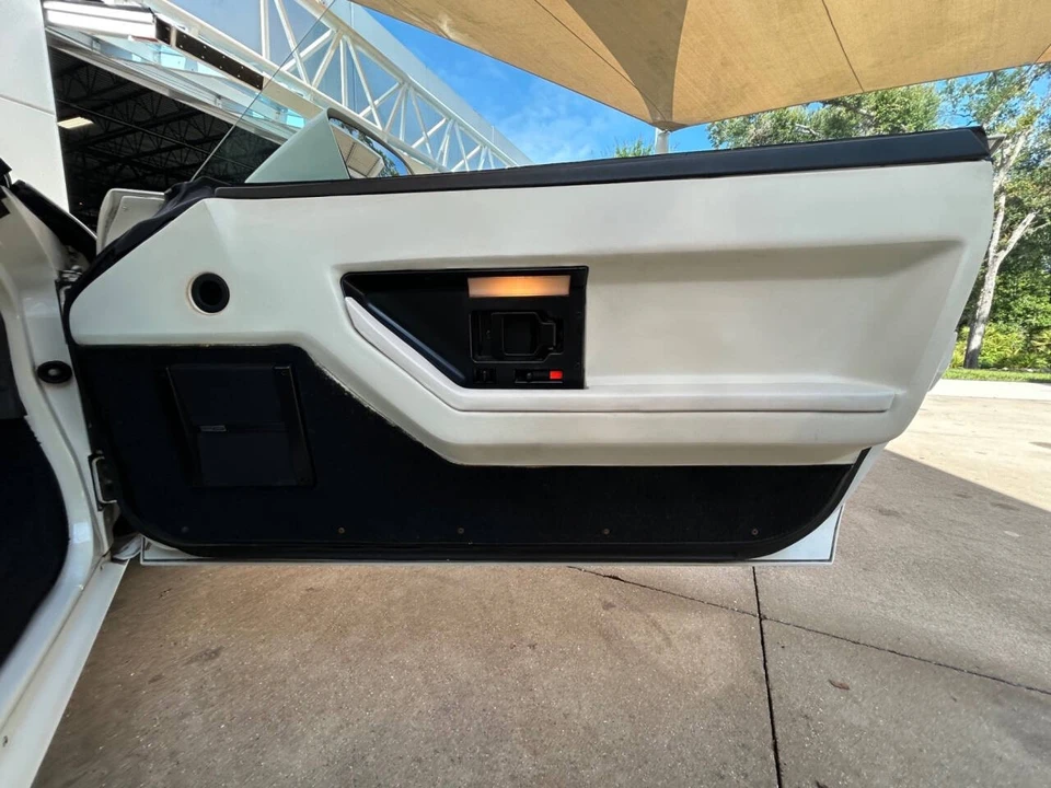 1988 Chevrolet Corvette C4 - Image 29 of 31