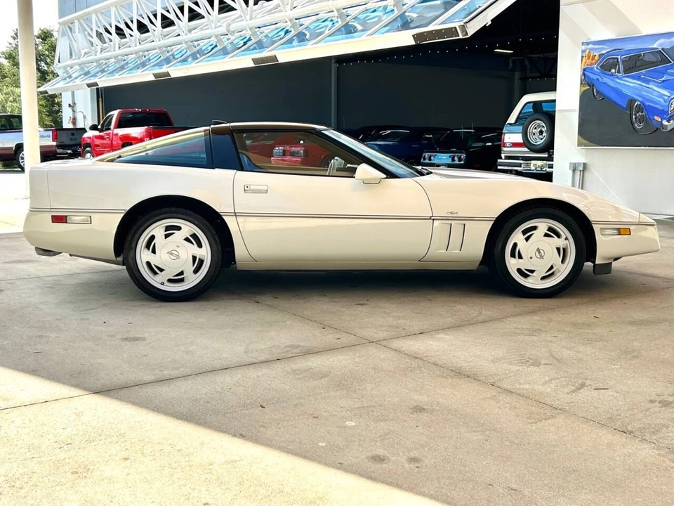 1988 Chevrolet Corvette C4 - Image 5 of 31