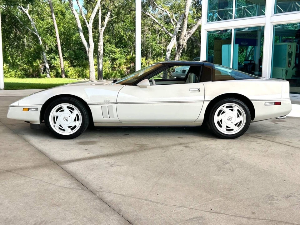1988 Chevrolet Corvette C4 - Image 10 of 21
