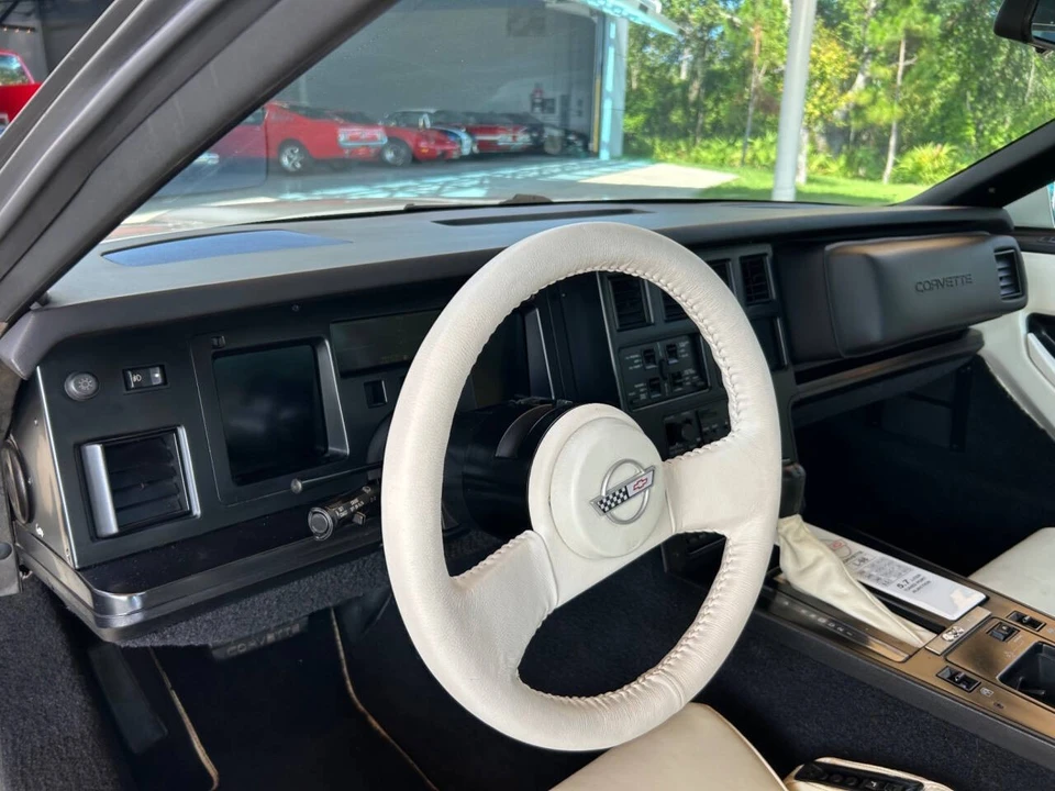 1988 Chevrolet Corvette C4 - Image 24 of 31