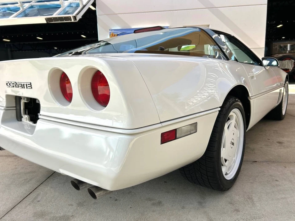 1988 Chevrolet Corvette C4 - Image 16 of 31
