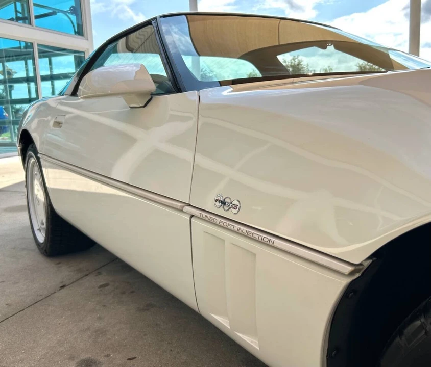 1988 Chevrolet Corvette C4 - Image 18 of 31