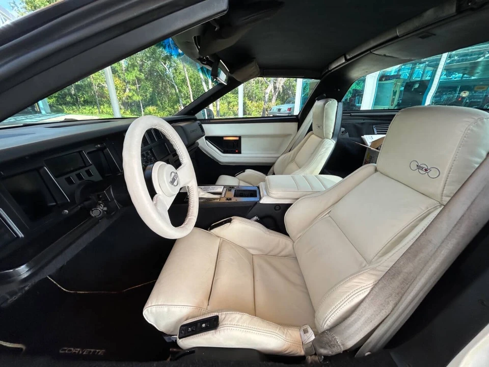 1988 Chevrolet Corvette C4 - Image 25 of 31