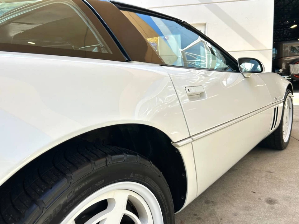 1988 Chevrolet Corvette C4 - Image 17 of 21