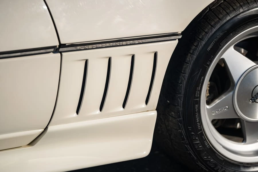 1988 Chevrolet Corvette C4 - Image 13 of 31
