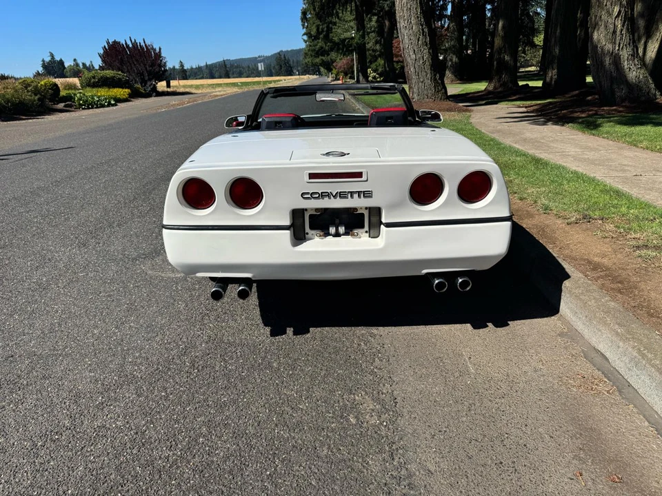 1988 Chevrolet Corvette C4 - Image 13 of 31