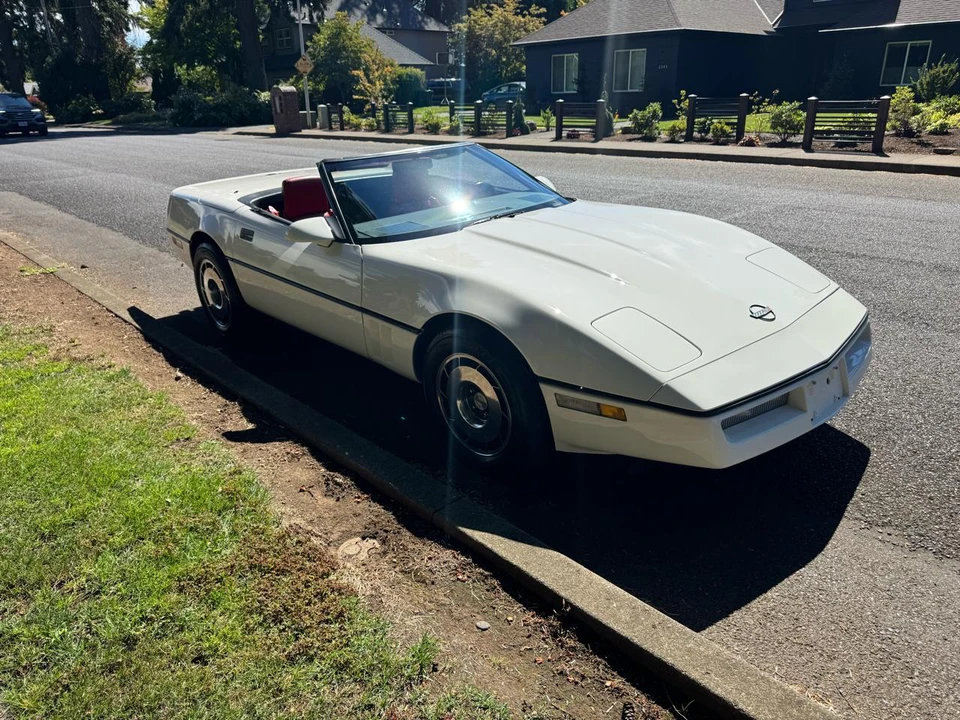 1988 Chevrolet Corvette C4 - Image 16 of 31