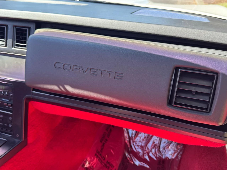 1988 Chevrolet Corvette C4 - Image 28 of 31