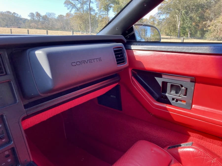 1988 Chevrolet Corvette C4 - Image 14 of 31