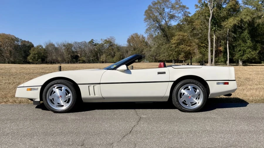 1988 Chevrolet Corvette C4 - Image 5 of 31