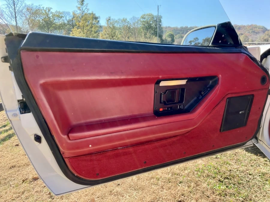 1988 Chevrolet Corvette C4 - Image 13 of 31