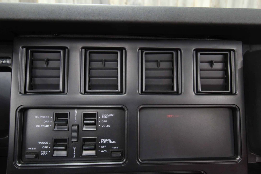 1988 Chevrolet Corvette C4 - Image 29 of 31