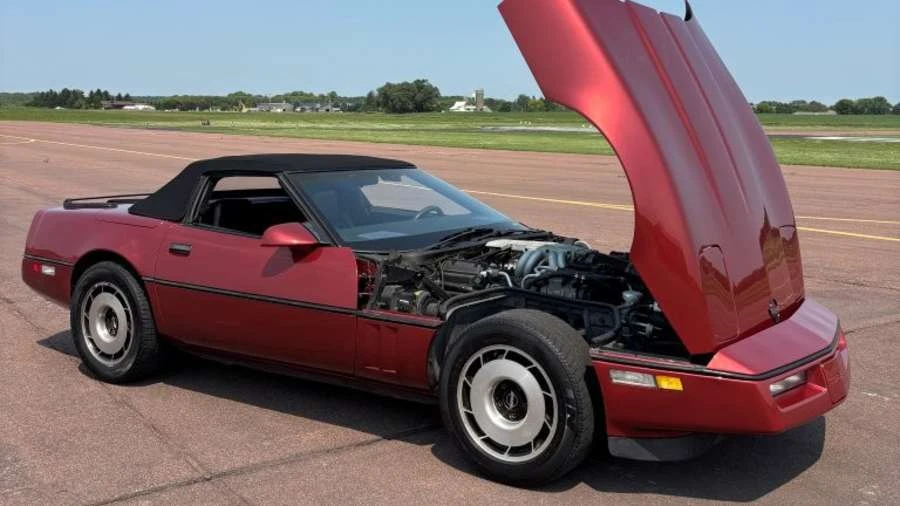1988 Chevrolet Corvette C4 - Image 25 of 31