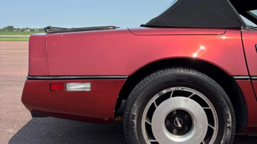 1988 Chevrolet Corvette C4 - Image 9 of 31