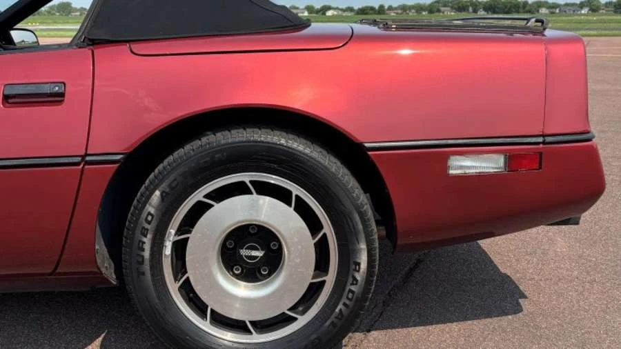 1988 Chevrolet Corvette C4 - Image 15 of 31