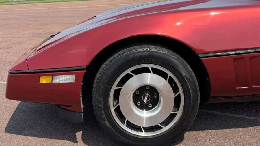 1988 Chevrolet Corvette C4 - Image 18 of 31