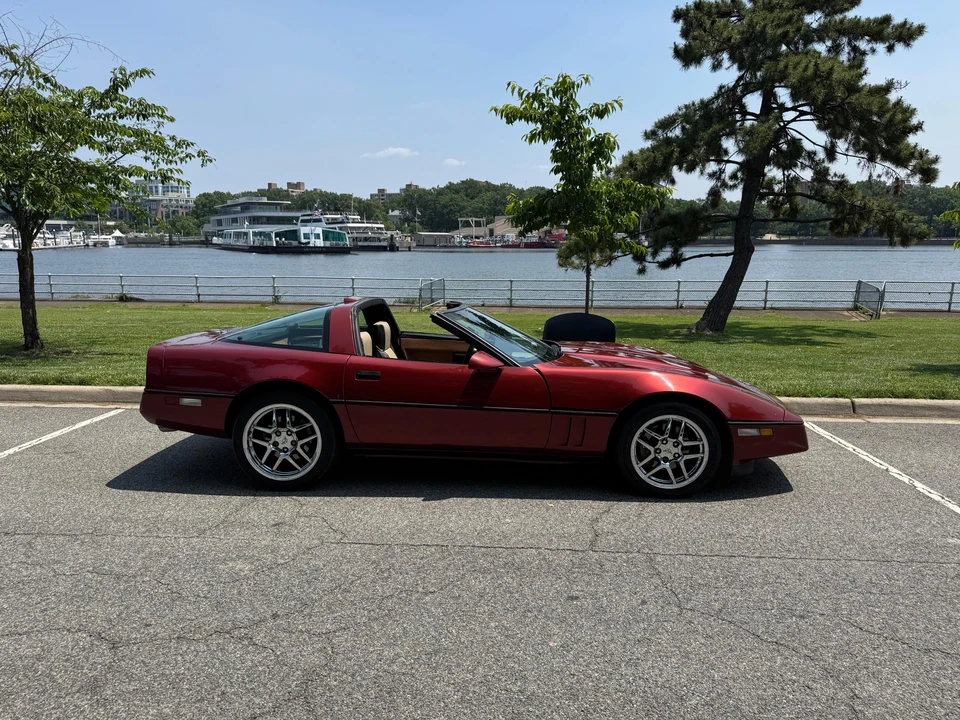 1988 Chevrolet Corvette C4 - Image 16 of 31