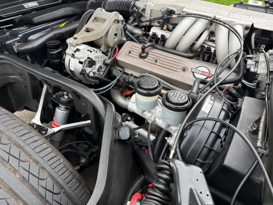 1988 Chevrolet Corvette C4 - Image 16 of 22