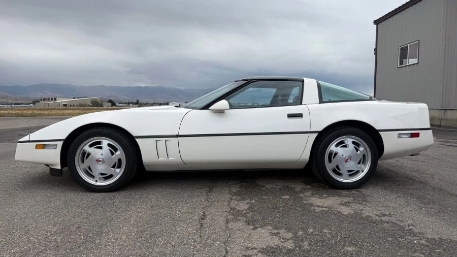 1988 Chevrolet Corvette C4 - Image 2 of 17