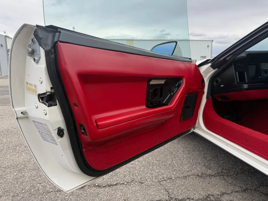 1988 Chevrolet Corvette C4 - Image 10 of 17