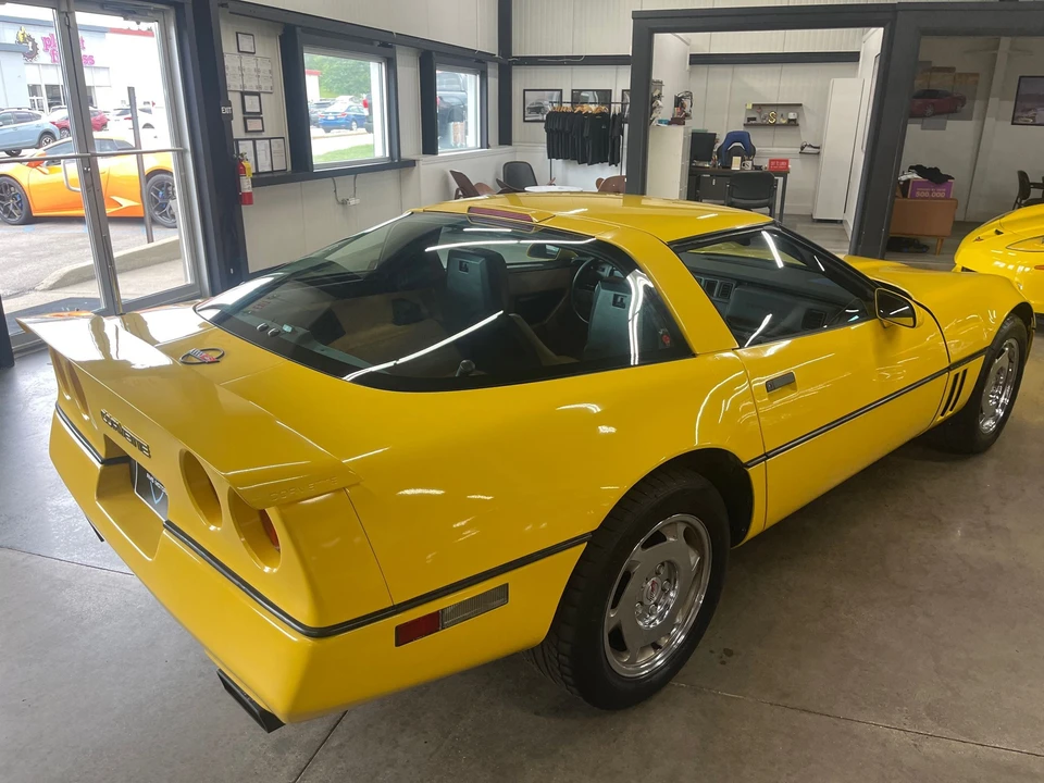 1988 Chevrolet Corvette C4 - Image 16 of 31