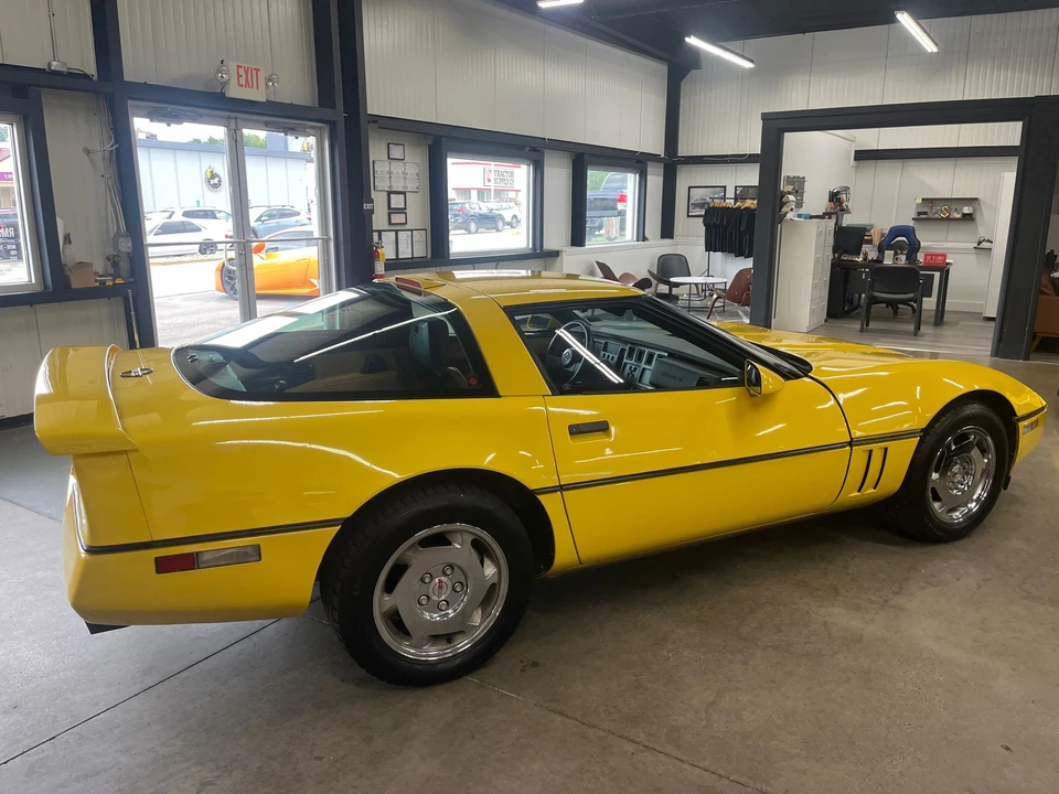 1988 Chevrolet Corvette C4 - Image 17 of 31