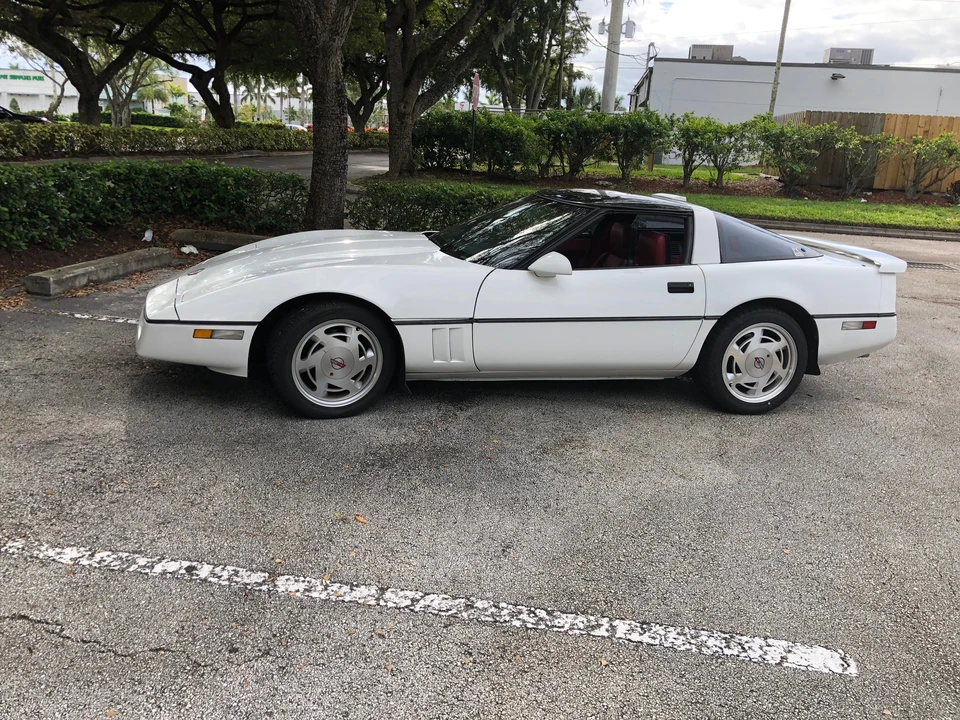 1988 Chevrolet Corvette C4 - Image 13 of 31
