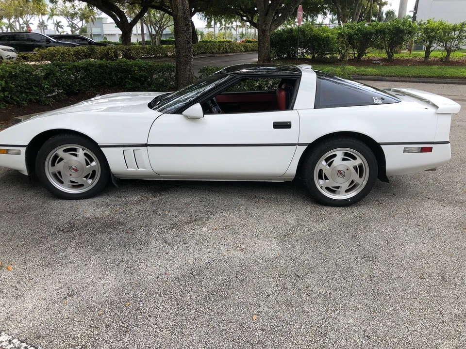1988 Chevrolet Corvette C4 - Image 14 of 31