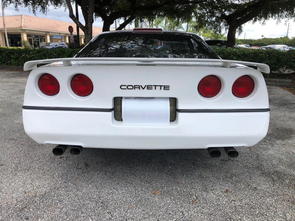 1988 Chevrolet Corvette C4 - Image 17 of 31