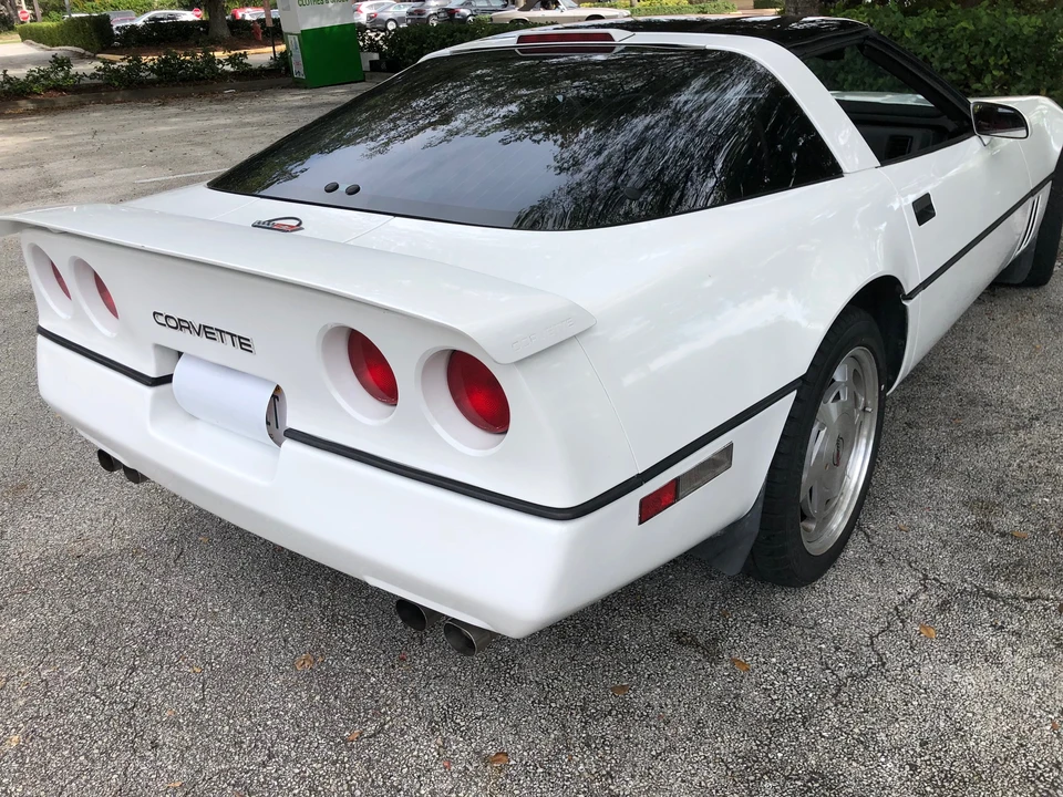1988 Chevrolet Corvette C4 - Image 18 of 31