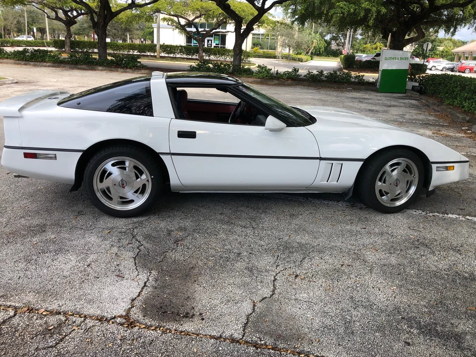 1988 Chevrolet Corvette C4 - Image 19 of 31