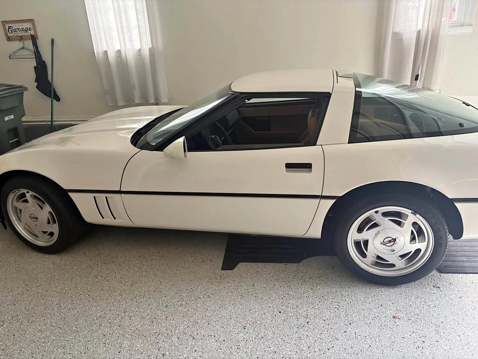 1988 Chevrolet Corvette C4 - Image 1 of 3