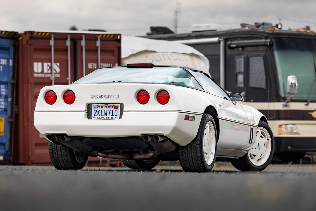 1988 Chevrolet Corvette C4 - Image 25 of 31