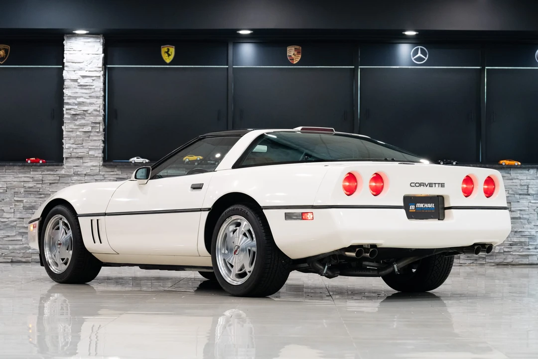 1988 Chevrolet Corvette C4 - Image 28 of 31