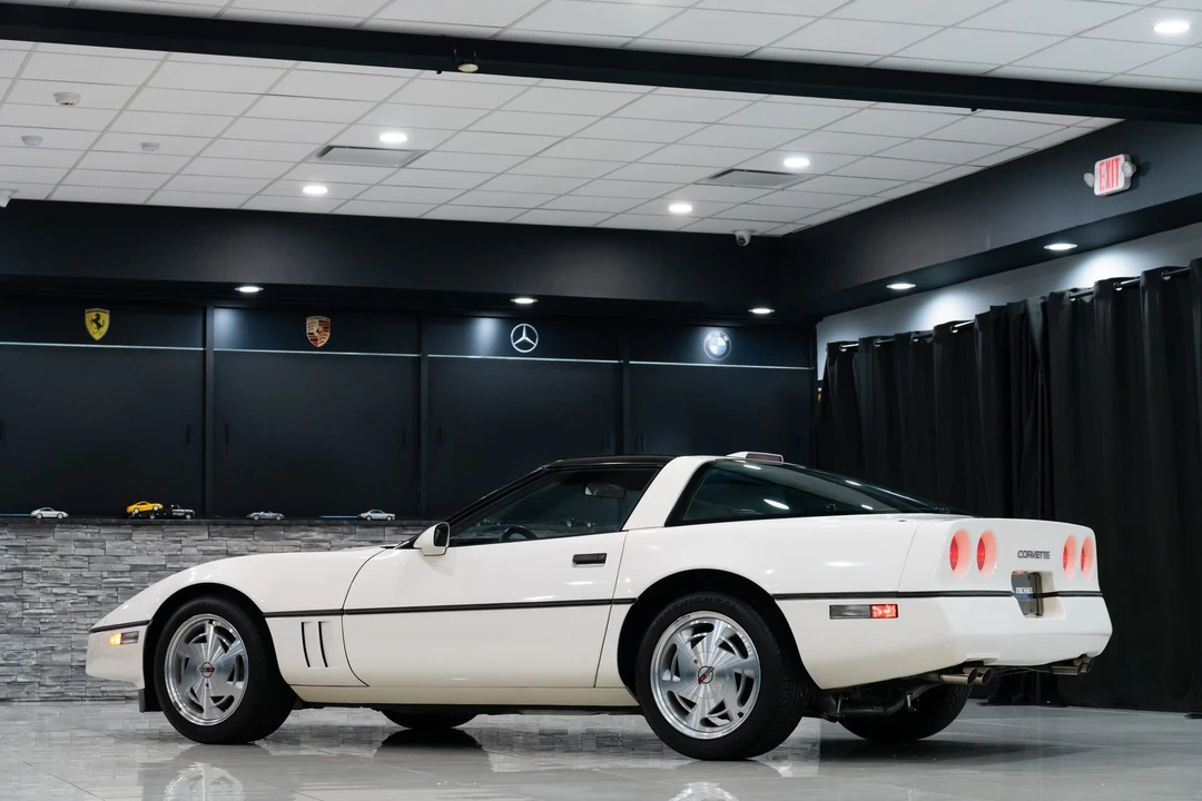 1988 Chevrolet Corvette C4 - Image 25 of 31