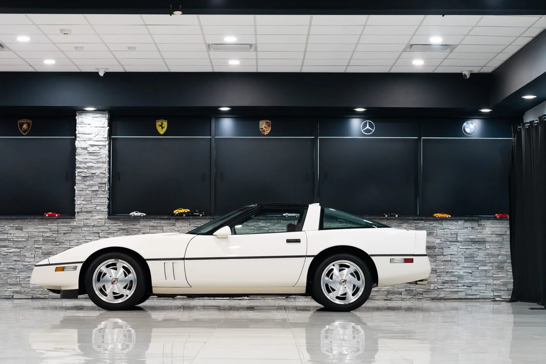1988 Chevrolet Corvette C4 - Image 19 of 31