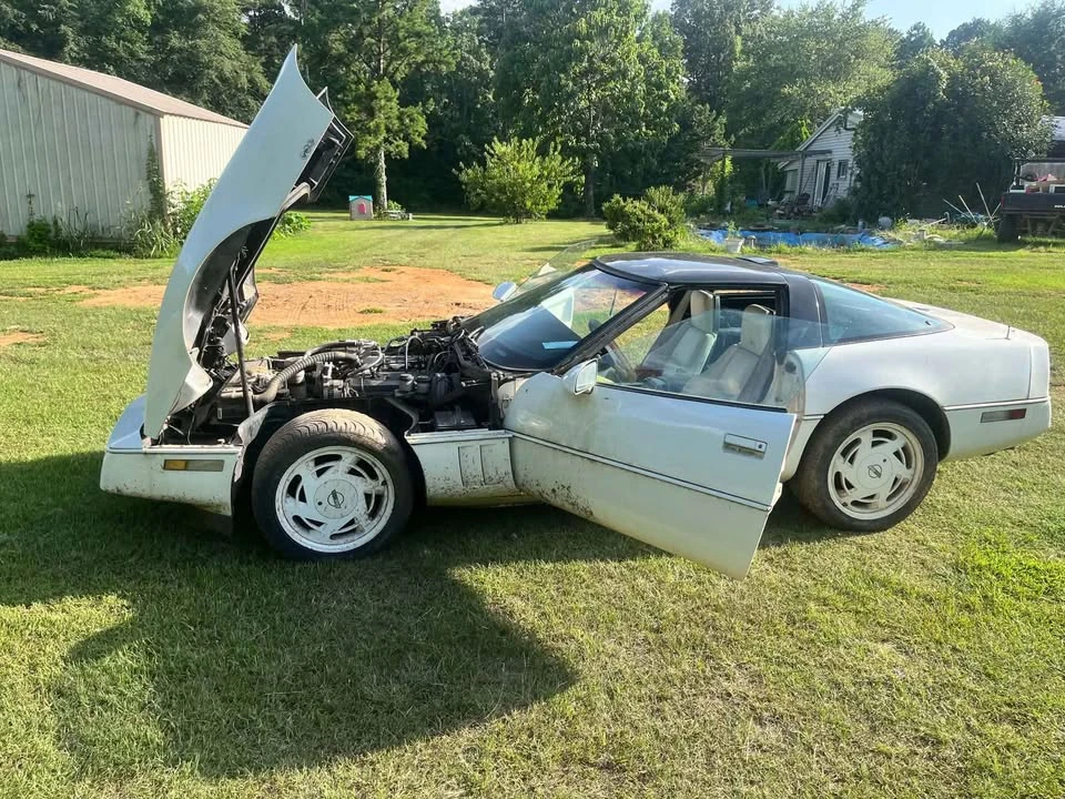 1988 Chevrolet Corvette C4 - Image 15 of 20