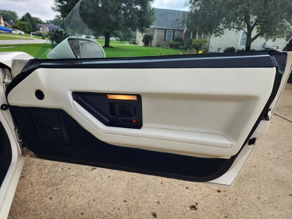 1988 Chevrolet Corvette C4 - Image 11 of 20