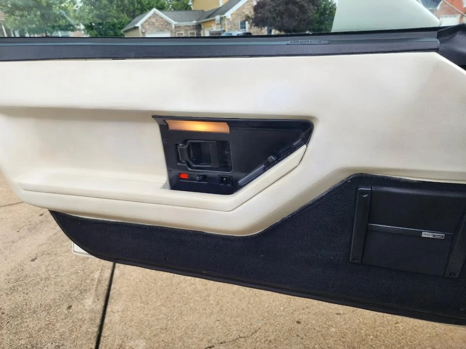 1988 Chevrolet Corvette C4 - Image 14 of 20