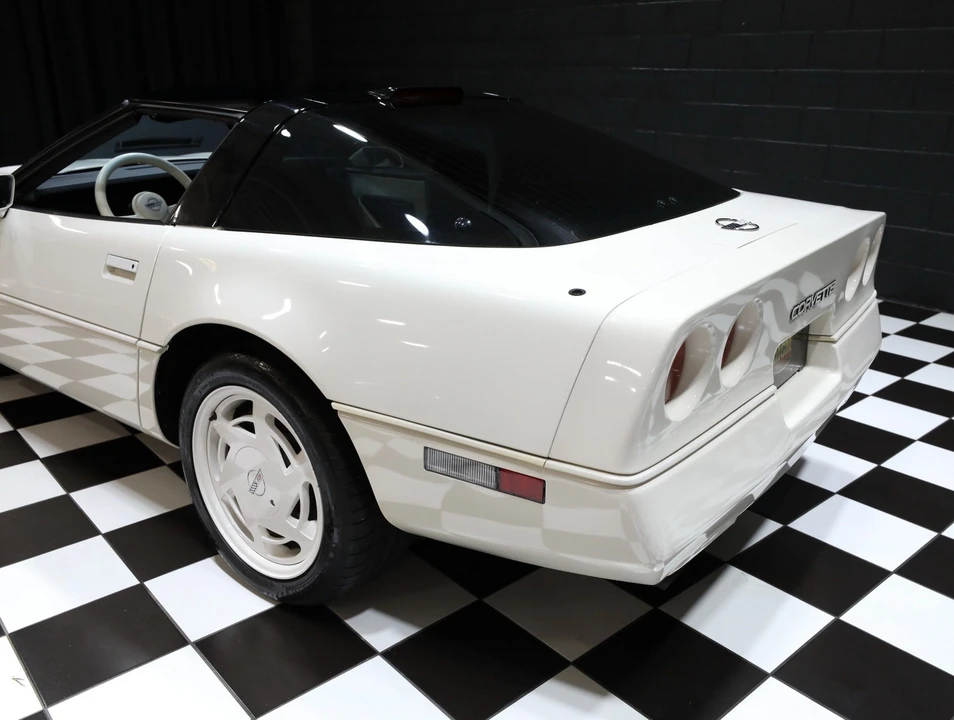 1988 Chevrolet Corvette C4 - Image 28 of 31