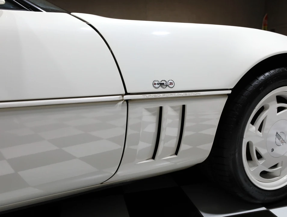 1988 Chevrolet Corvette C4 - Image 17 of 31