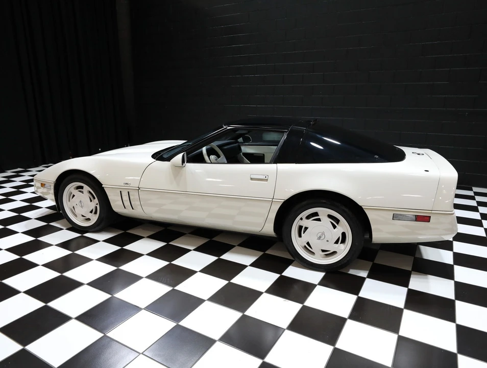 1988 Chevrolet Corvette C4 - Image 30 of 31