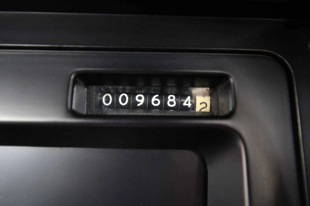 1988 Chevrolet - Image 27 of 31