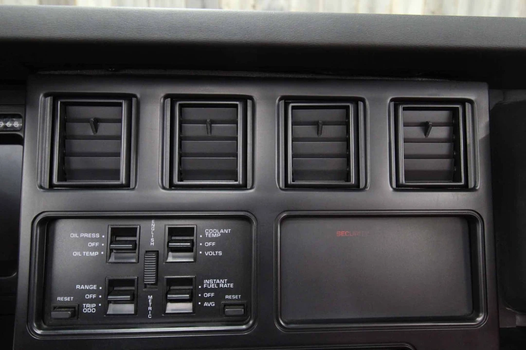 1988 Chevrolet - Image 28 of 31