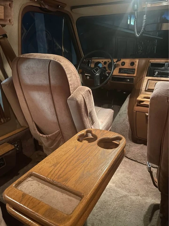 1988 Chevrolet G-Series Van - Image 8 of 11