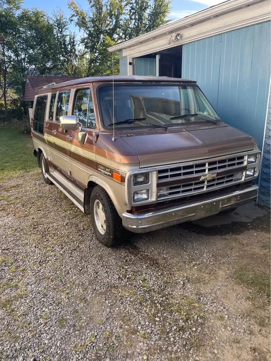 1988 Chevrolet G-Series Van - Image 3 of 11